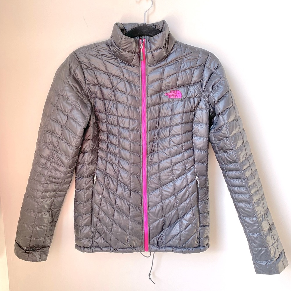 The North Face ThermoBall Eco Jacket Women’s Small Gray Pink Puffer NFC
